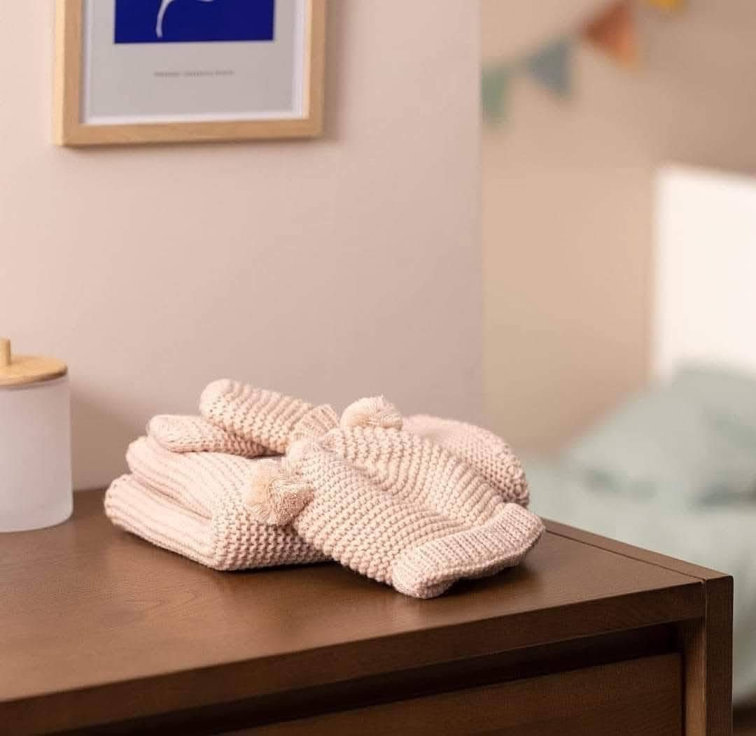 Set Caciula, Manusi si Patura pentru Nou-Nascuti, Navaris,70x50cm, Bej